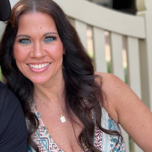 Meet your Posher, Danielle - Picture 1 of 1